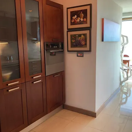 Beautiful 3 Bedroom Penthouse In Gzira- Pp23685 *